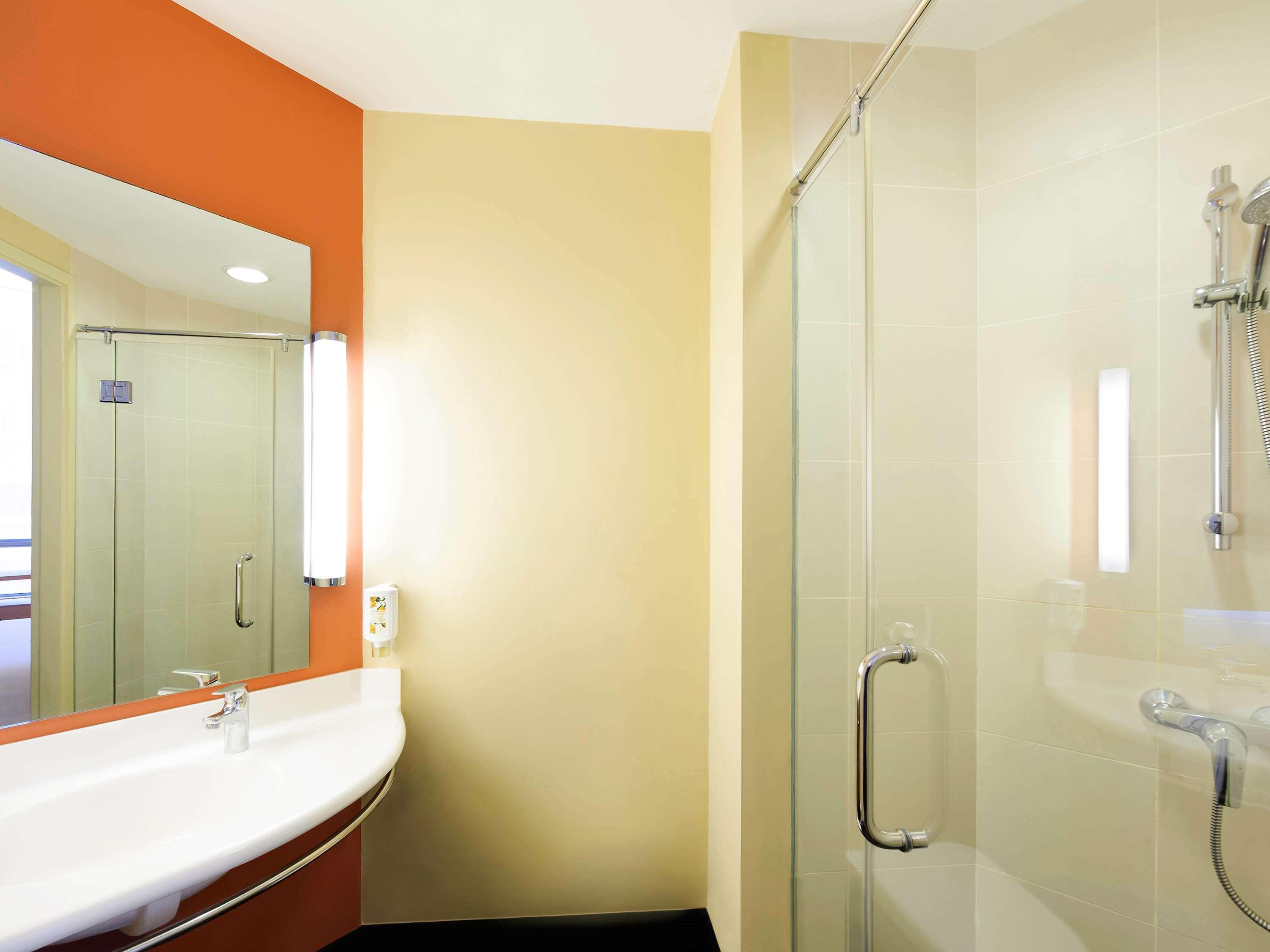 Ibis Novena Khách sạn 3*