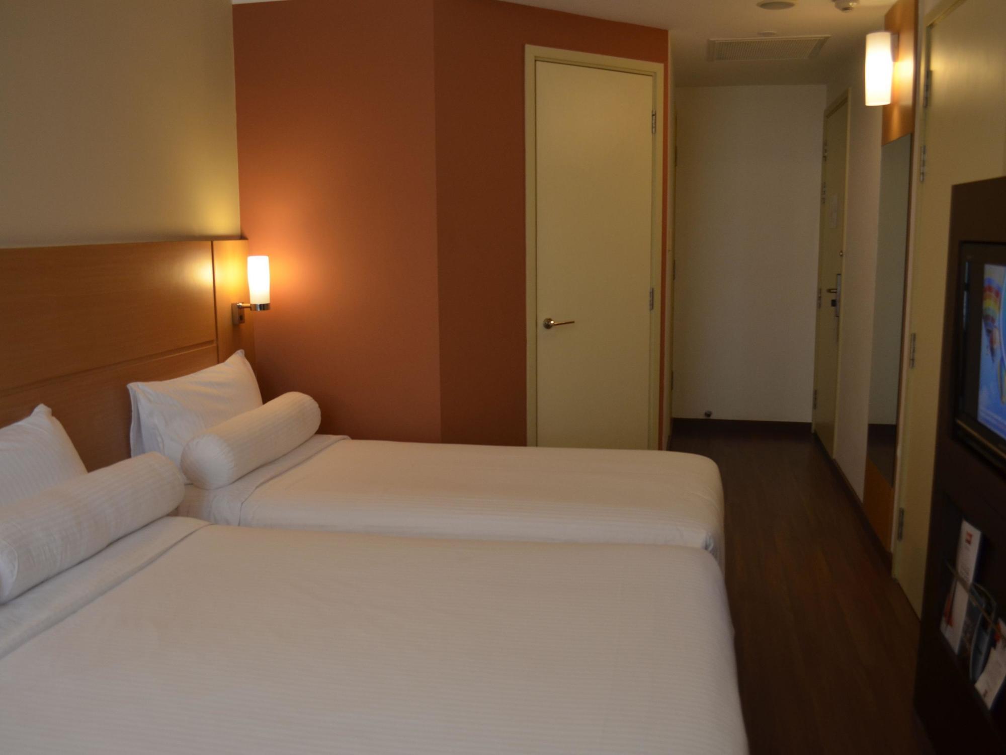 Ibis Novena Khách sạn 3*